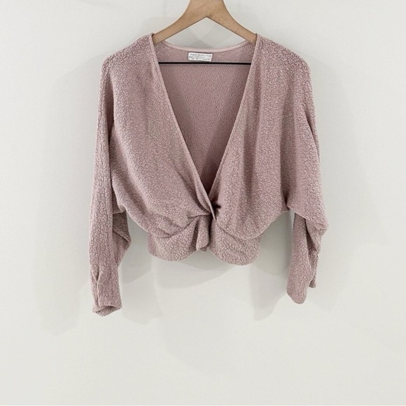 Urban Outfitters Crop Top V-Neck Sweater - Picture 2 of 5